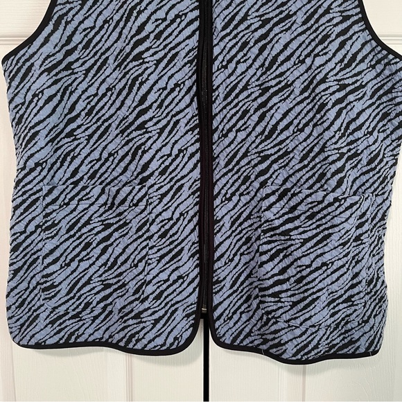 Ruby Rd size XL zip up vest blue and black animal print - Picture 6 of 9